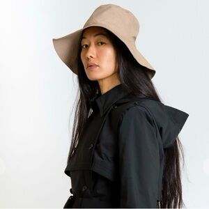 NWOT NORWEGIAN RAIN The Waterproof Bucket Hat 10cm brim, Mixed Sand, Medium